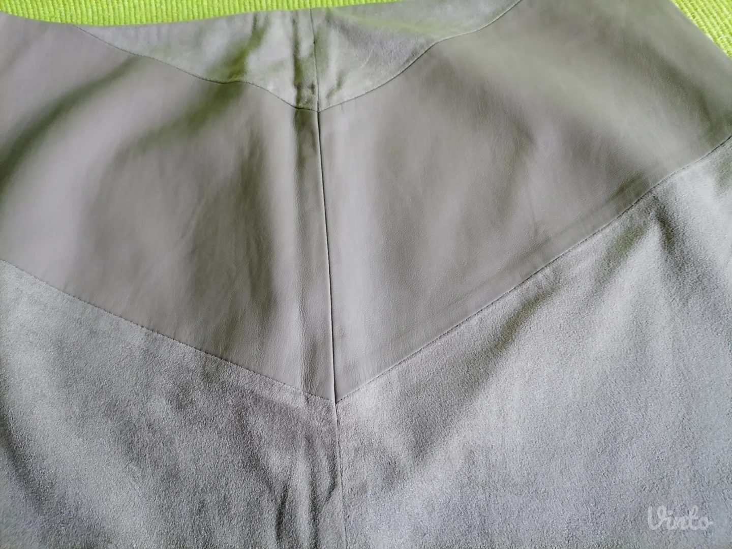 Siva suknjica od eko kože Zara  L