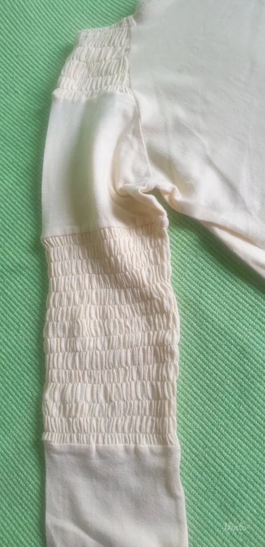 Svetlo žuta majica dug rukav