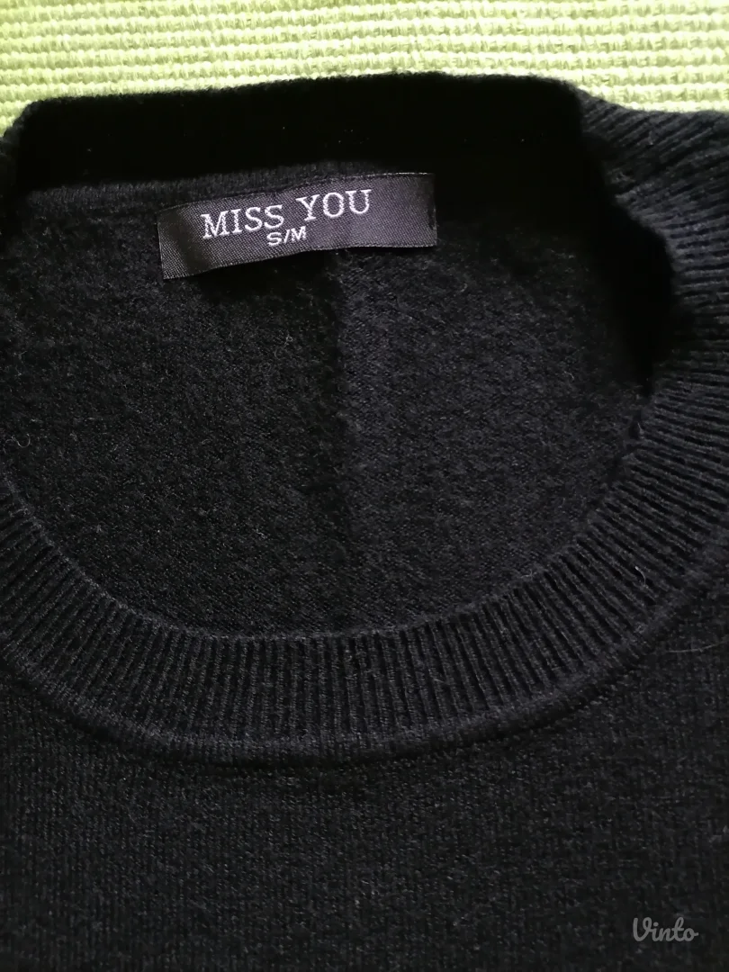 NOV crni džemperić S/M