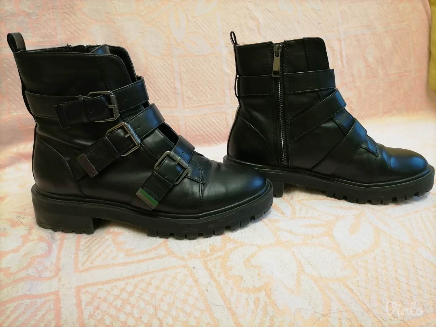 Crne čizmice Stradivarius 40