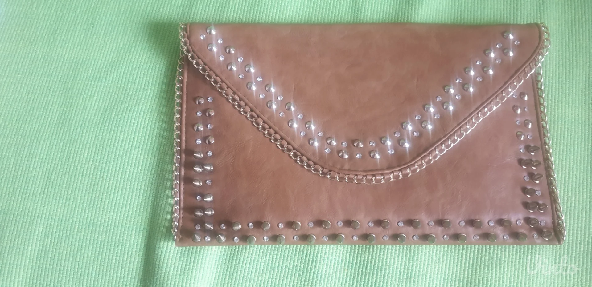 Nova pismo tašnica sa nitnama i cirkonima