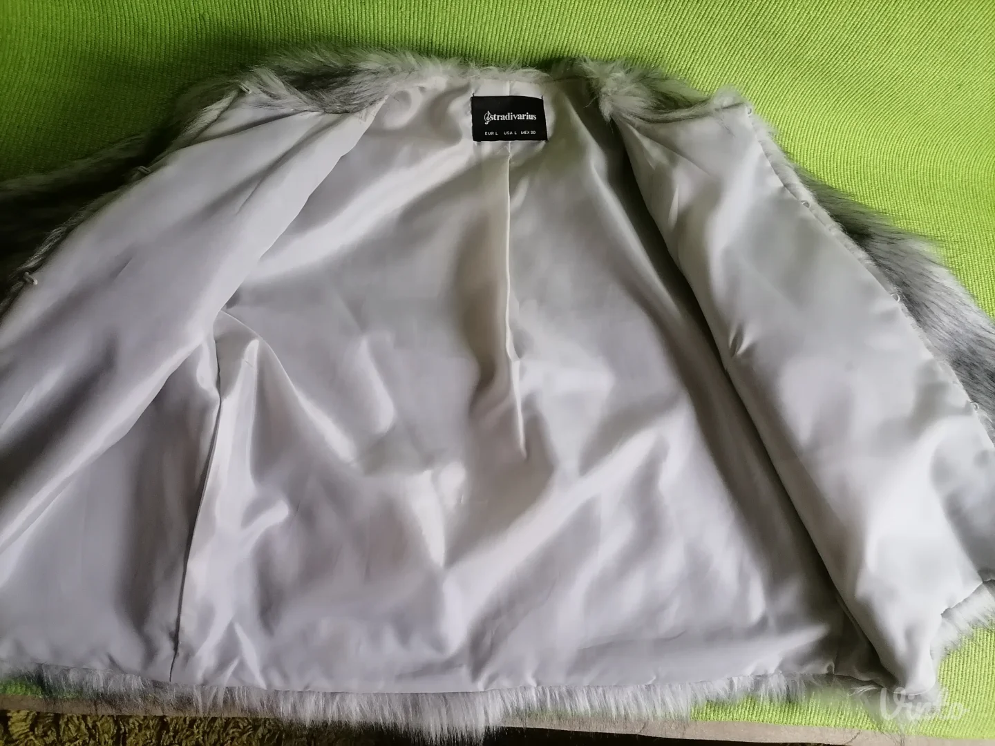 Bundica od veštačkog krzna Stradivarius  L