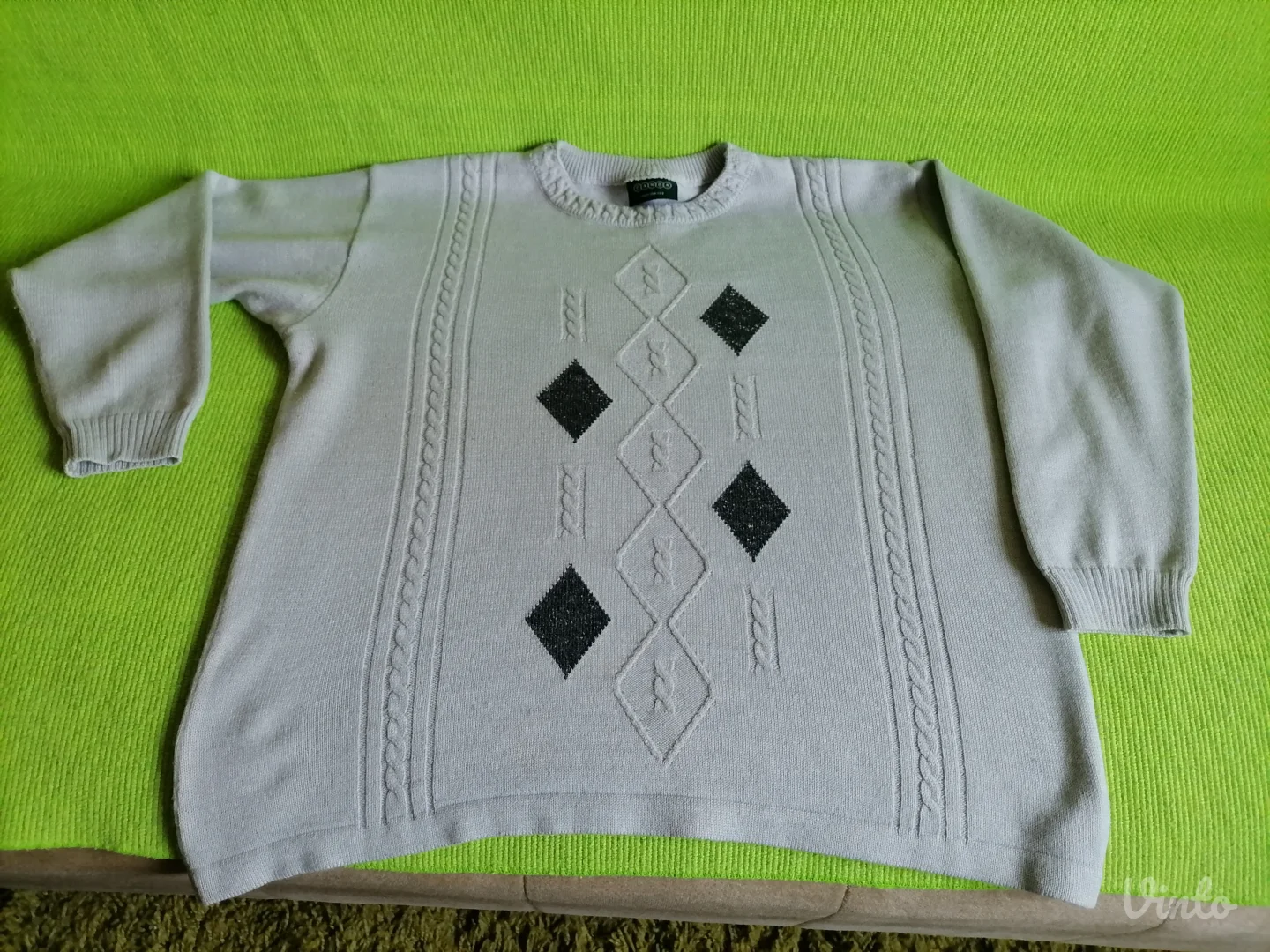 Zanimljiv sivi džemperiuć C&A