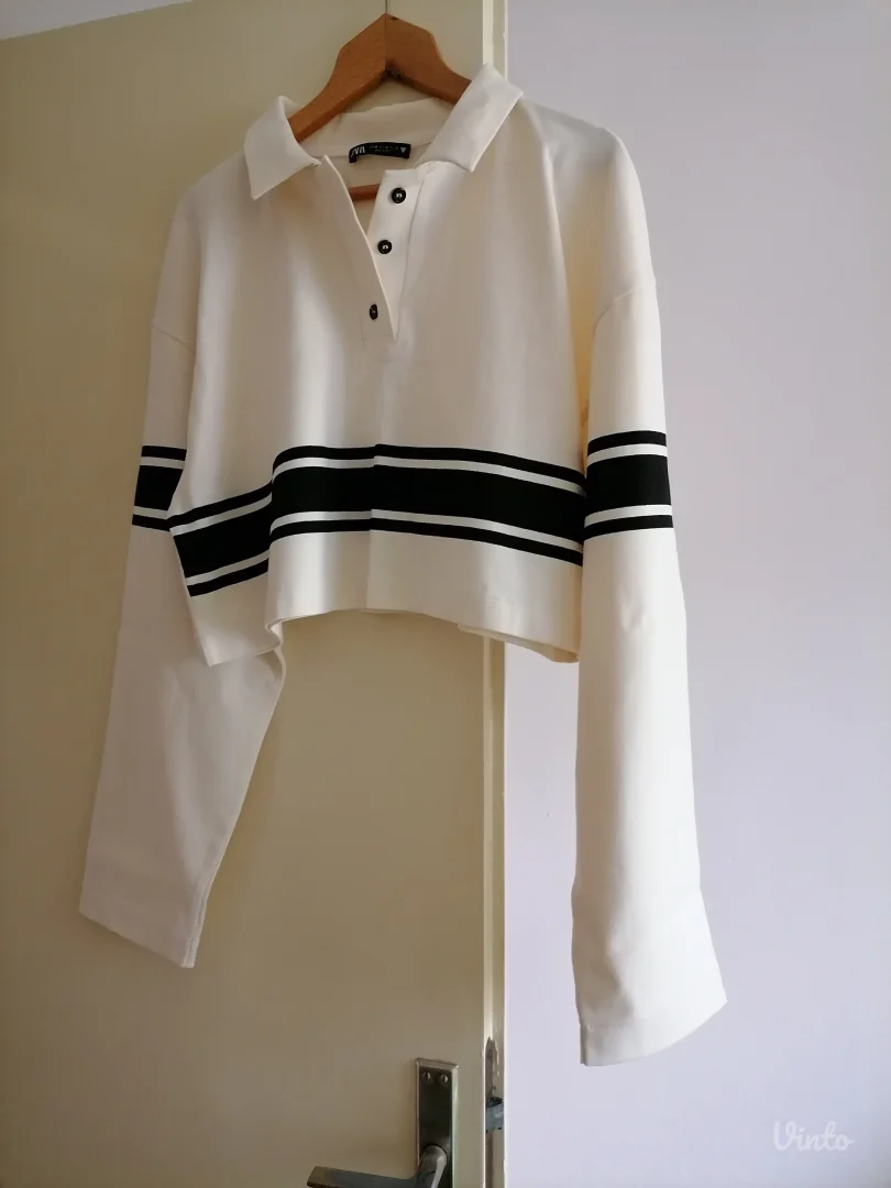 Nov crop top sa dugim rukavima Zara M