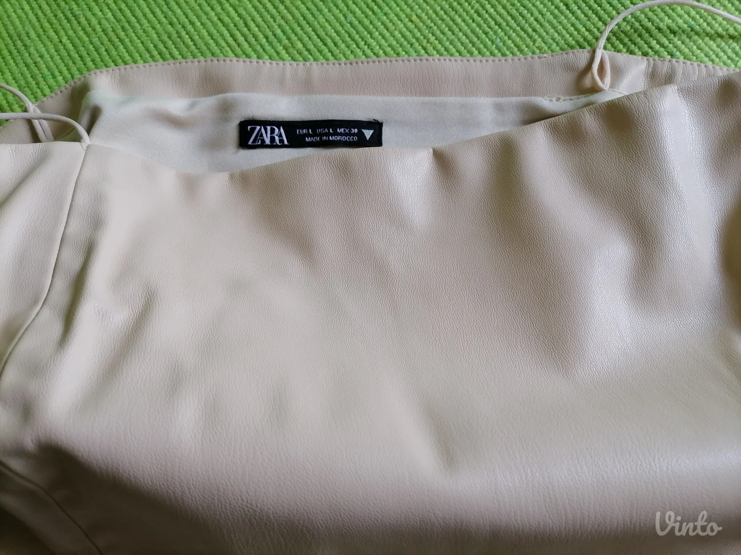 Nov kožni crop top Zara L