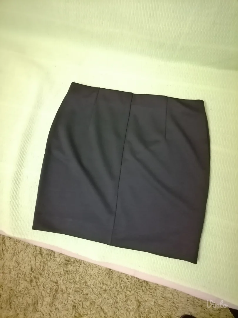 Nova mini uska crna suknjica H&M  40