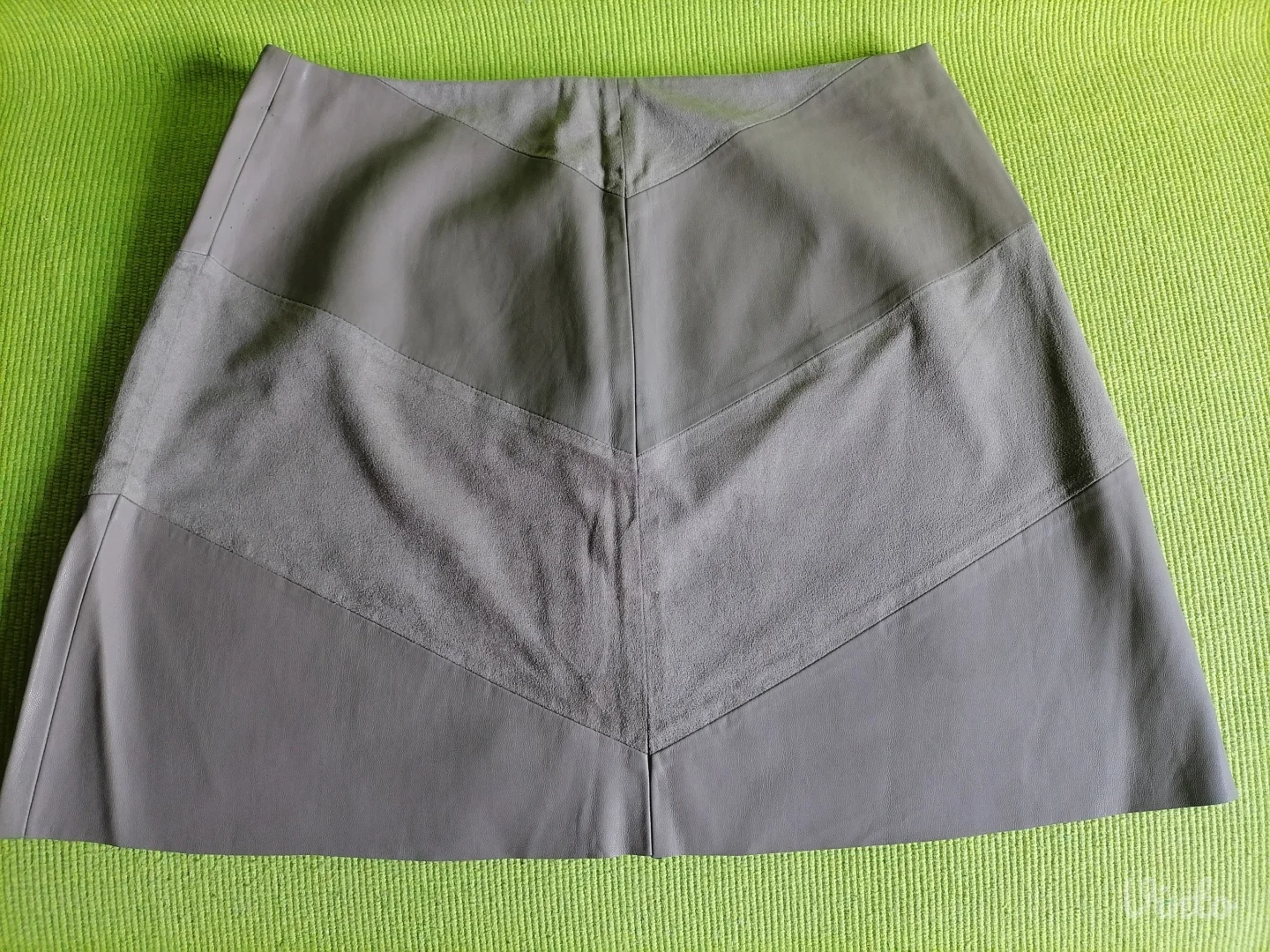 Siva suknjica od eko kože Zara  L