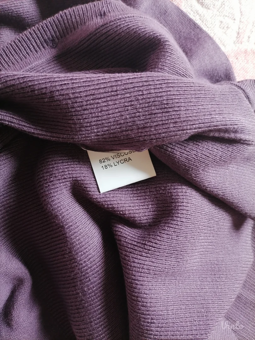 Nov lila džemperić