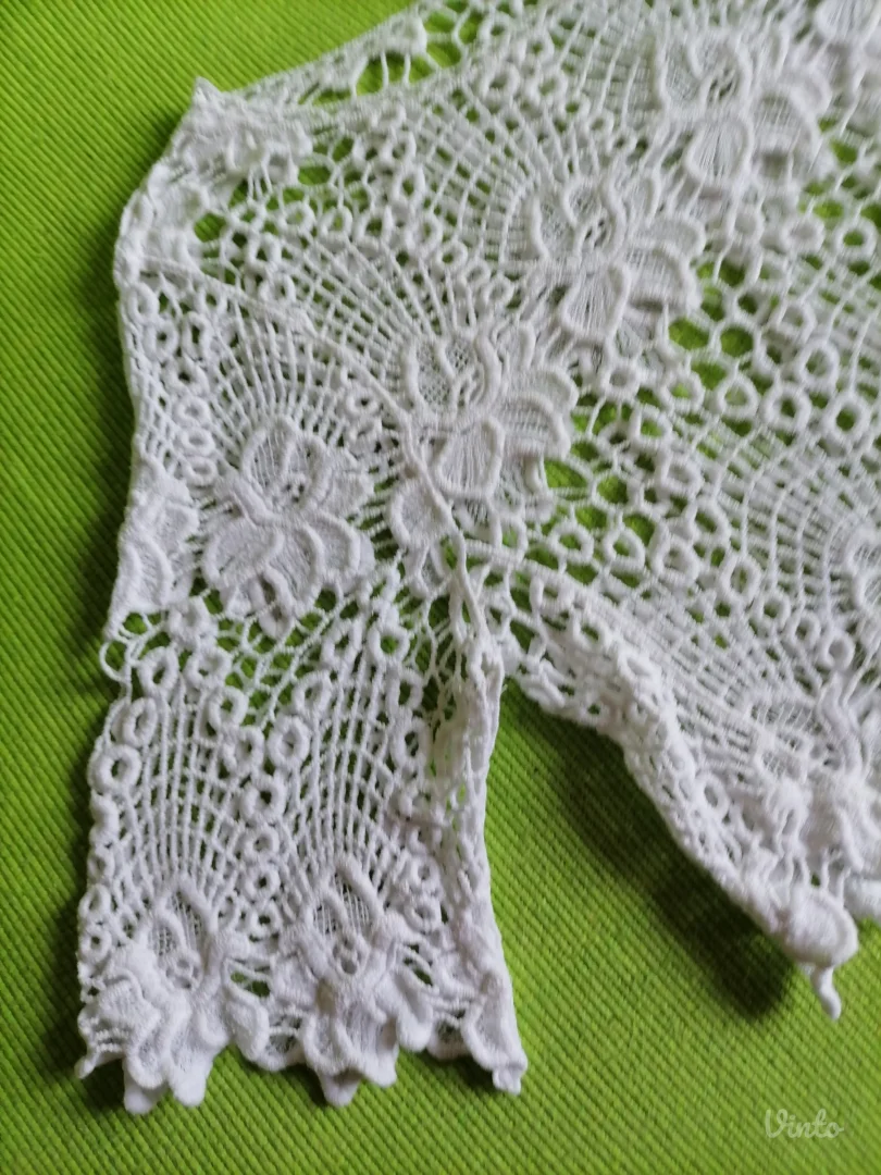 Top beli čipkasti končani S/M