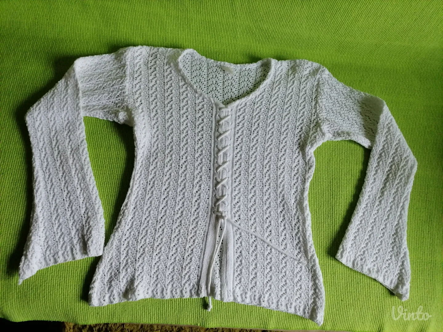 Beli pamučni džemperić S