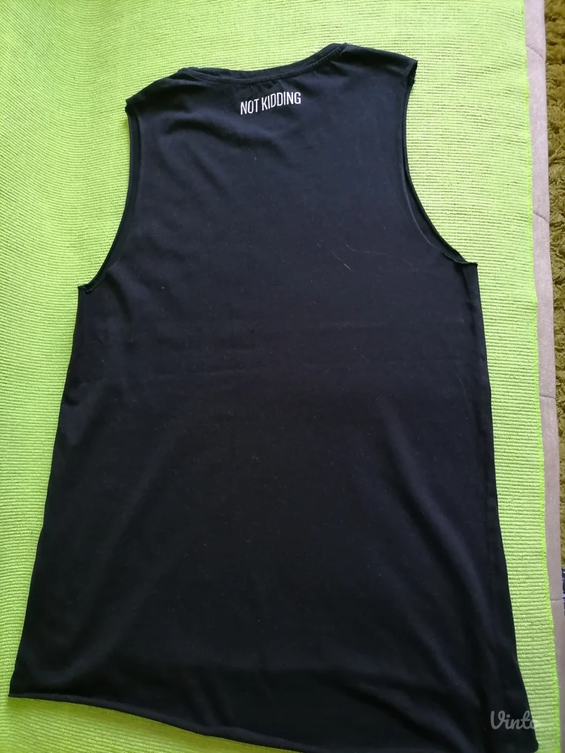 Nova crna majica bez rukava Bershka M