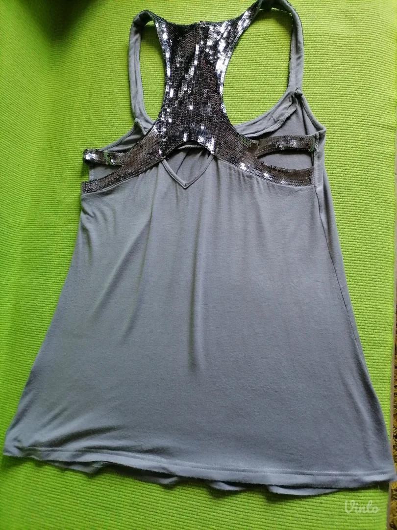 Siva majica na bretele sa šljokicama Bershka  M