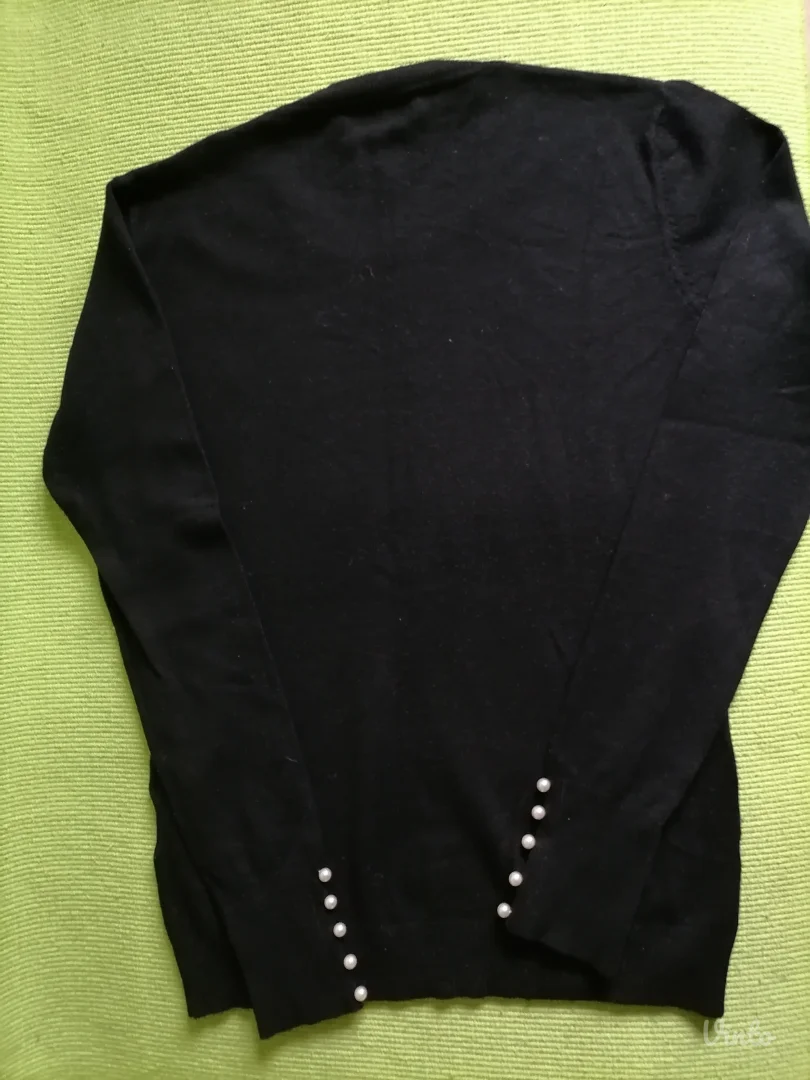 NOV crni džemperić S/M