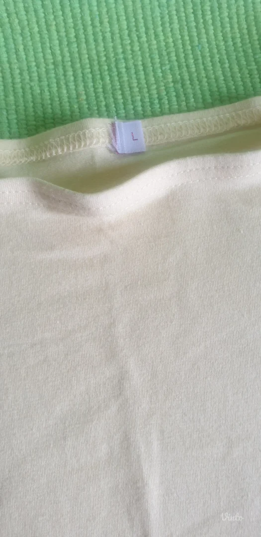 Svetlo žuta majica dug rukav