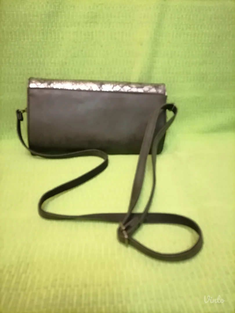 Nova tašnica DAVID JONES