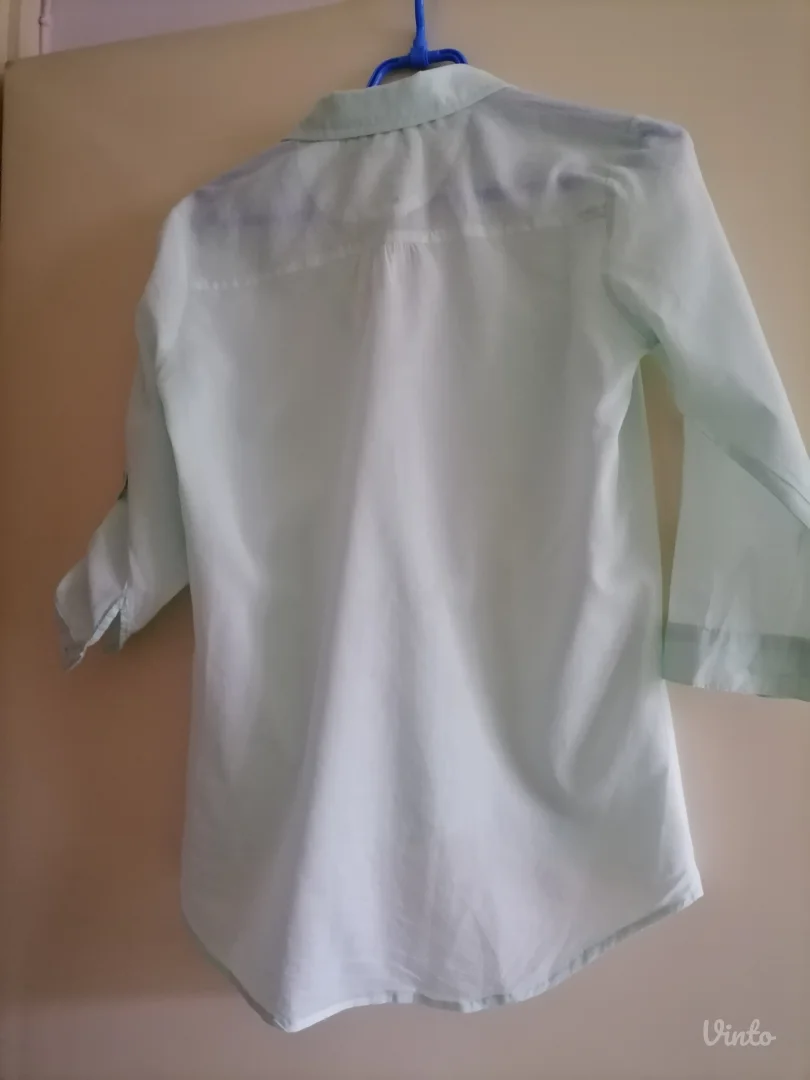 Tanka svetlo zelena košuljica Bershka M