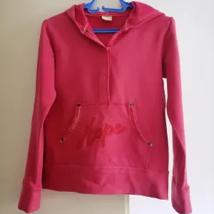 Crveni duks sa kapuljačom  Elpida