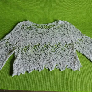 Top beli čipkasti končani S/M