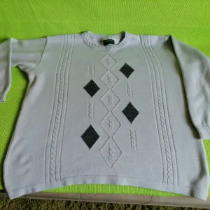 Zanimljiv sivi džemperiuć C&A