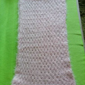 Roze okrugli šal nov