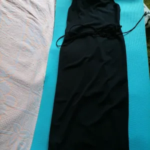 Nova crna haljina Zara L