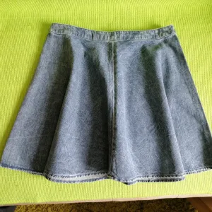 Nova teksas suknjica Bershka L