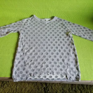 Tanji tufnasti bluzon Stradivarius M