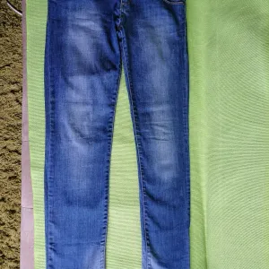 Farmerice Stradivarius EXTREME UP 42