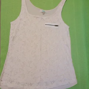 Čipkasta majica Bershka  L