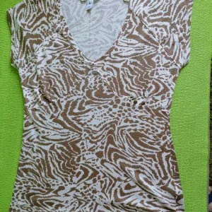 Nova pamučna majica H&M  M