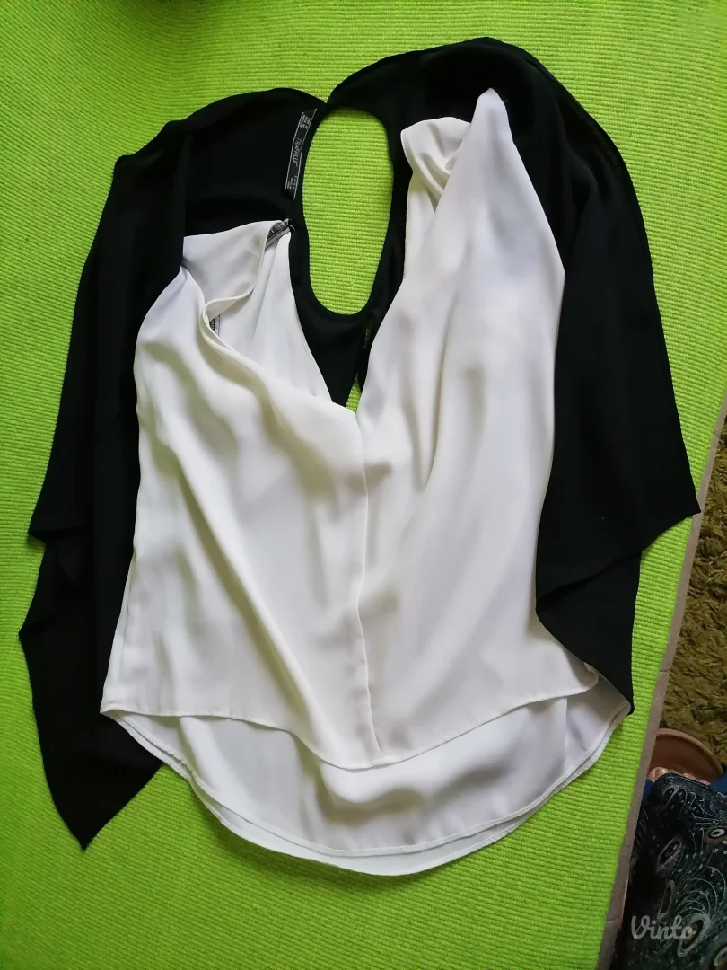 Crno bela bluzica Zara Trafaluc  M