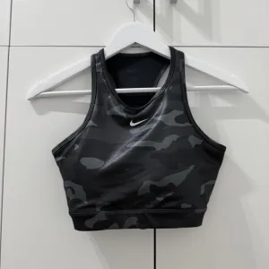 Nike top