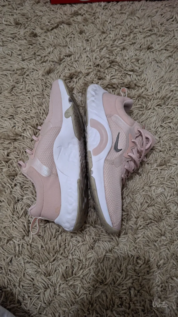 Nike Renew in season zenske patike