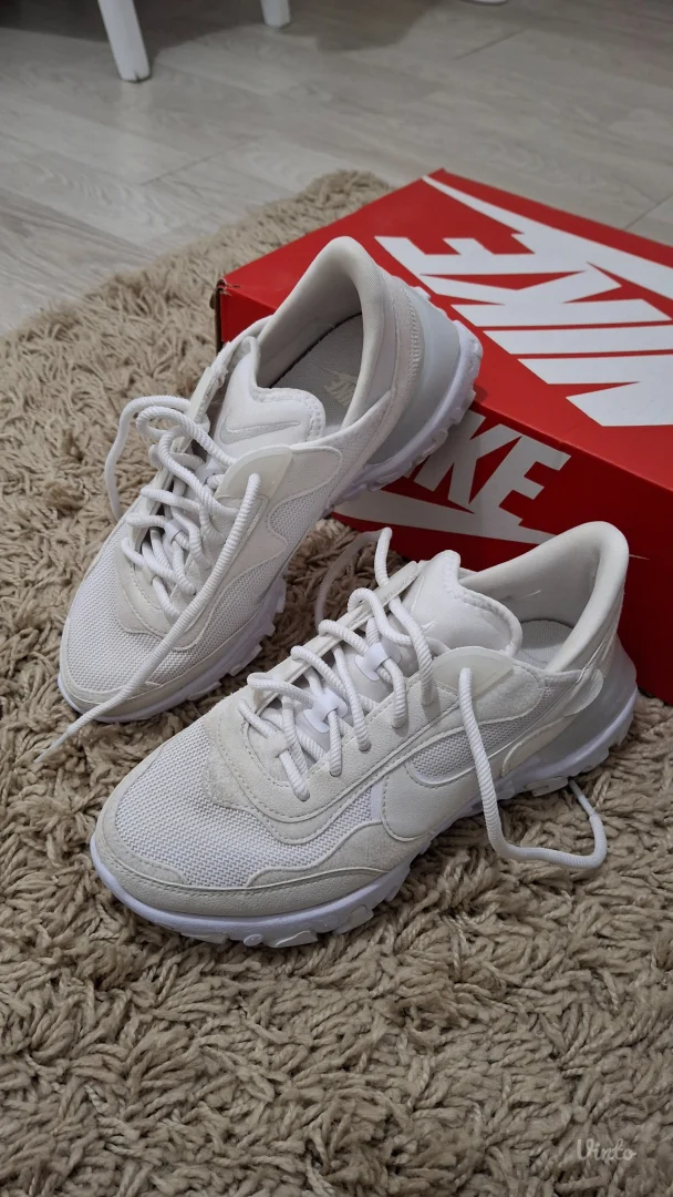 Nike React Revision zenske patike