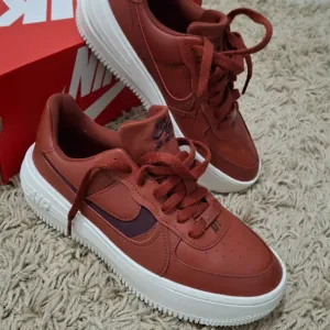 Air Force platform zenske Nike patike