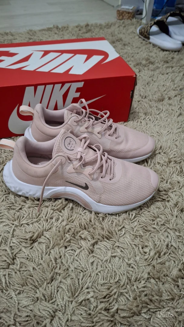 Nike Renew in season zenske patike