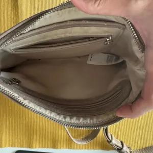 Desigual torbica preko ramena