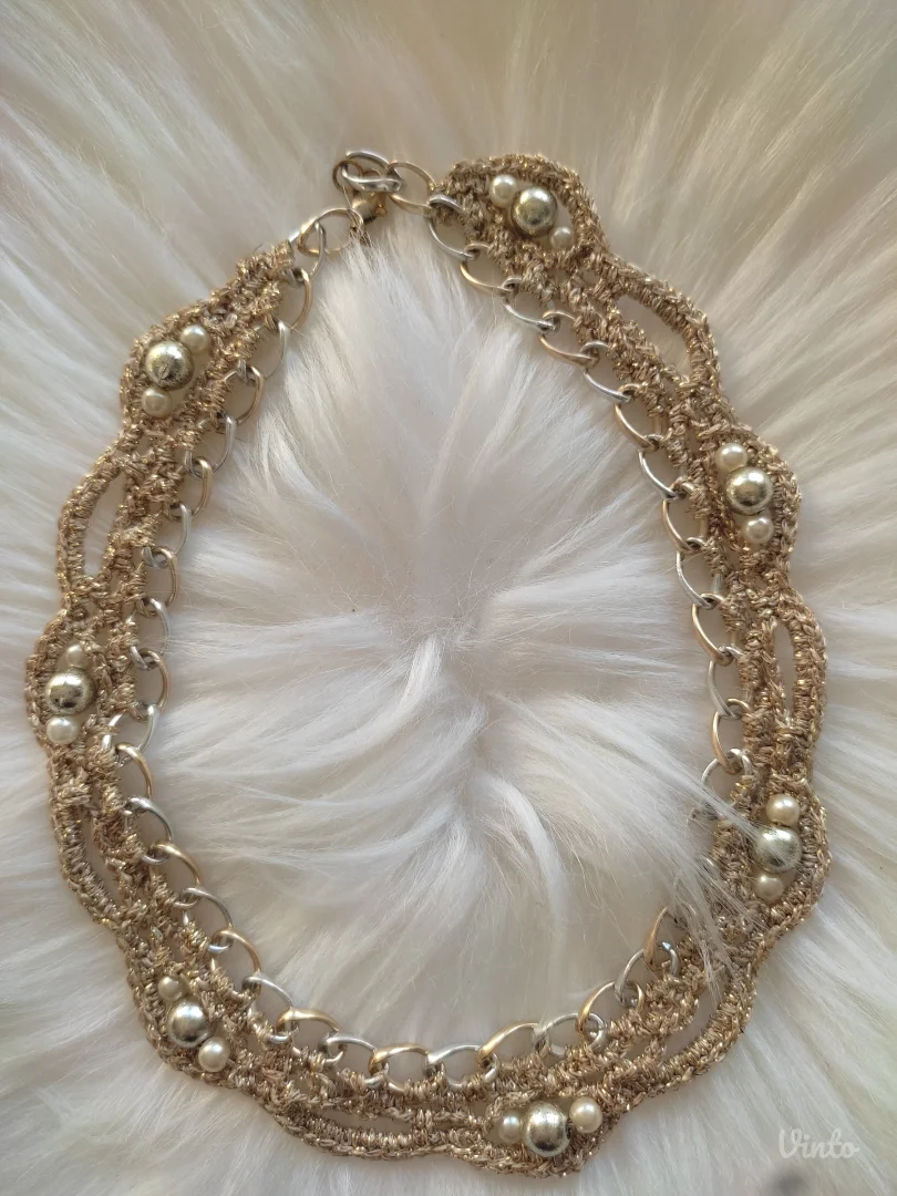 Etno heklani nakit od zlatnog konca