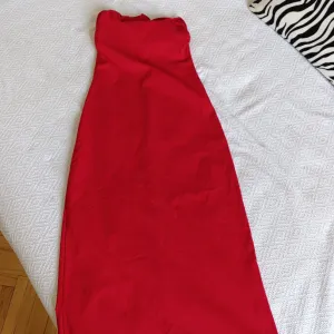 Crvena haljina od viskoze