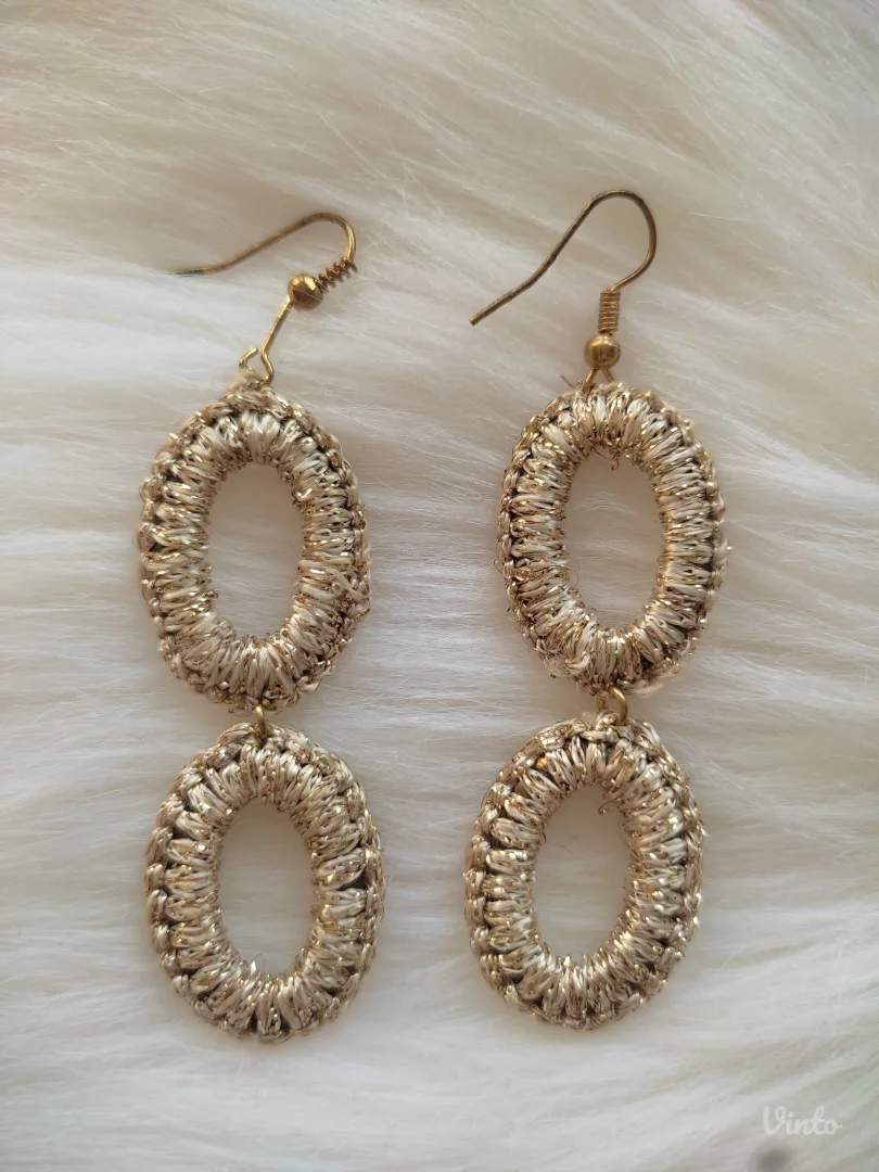 Etno heklani nakit od zlatnog konca