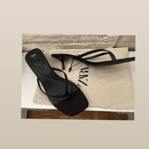 Zara Fantasticne Nove papuce broj 40