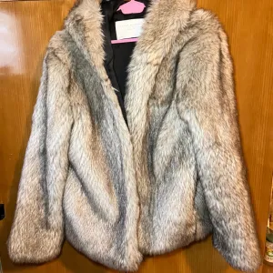 Zara Bunda sa kapuljacom