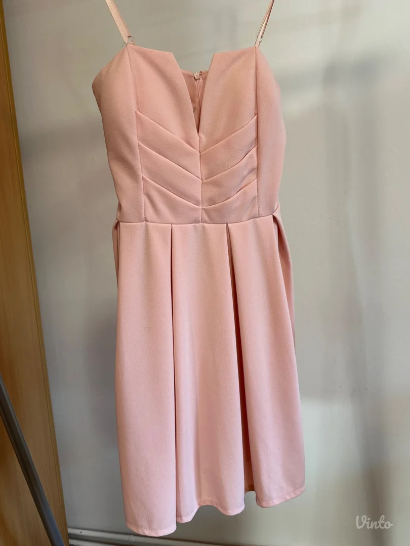 Roze haljina