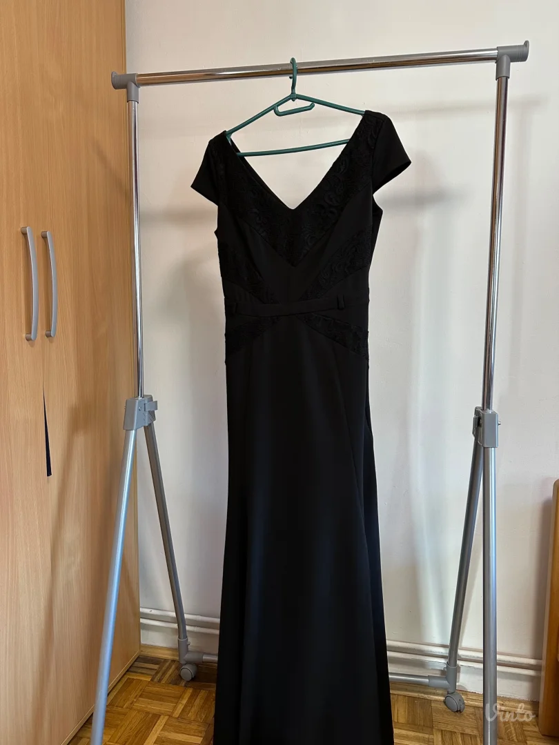 Elegantna crna duga haljina