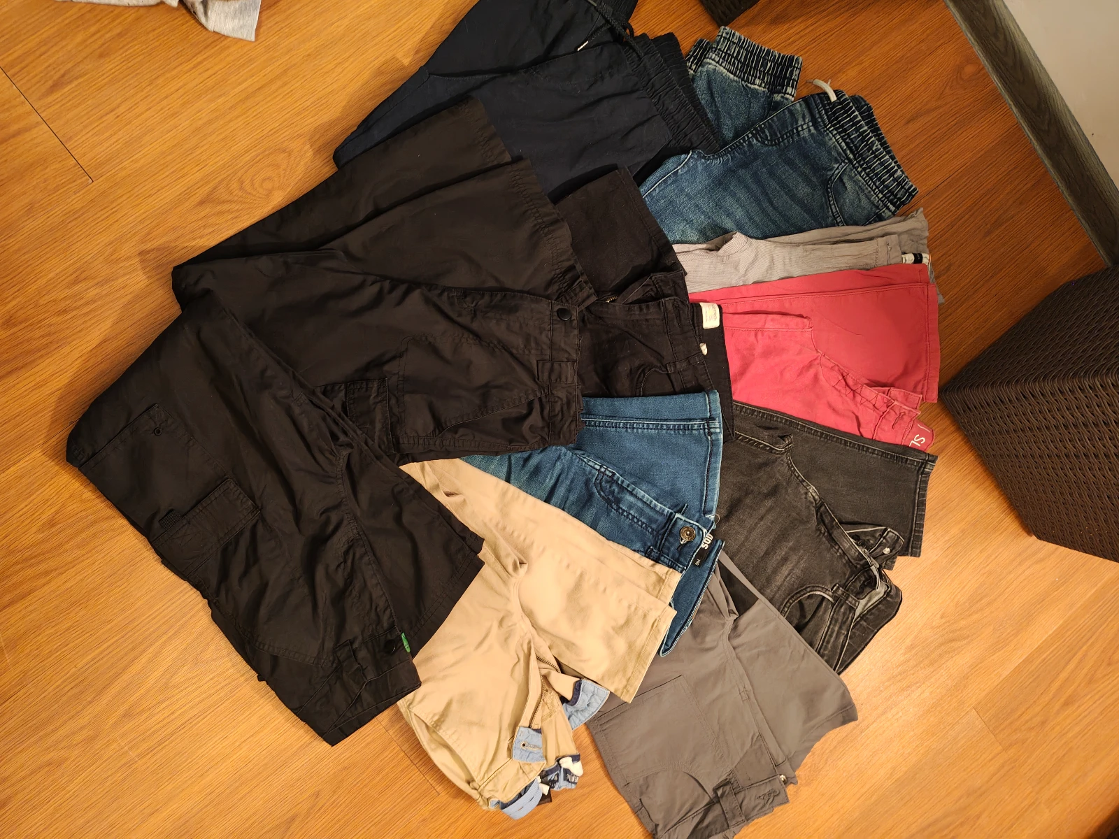 Paket pantalona za decaka 8-10 god