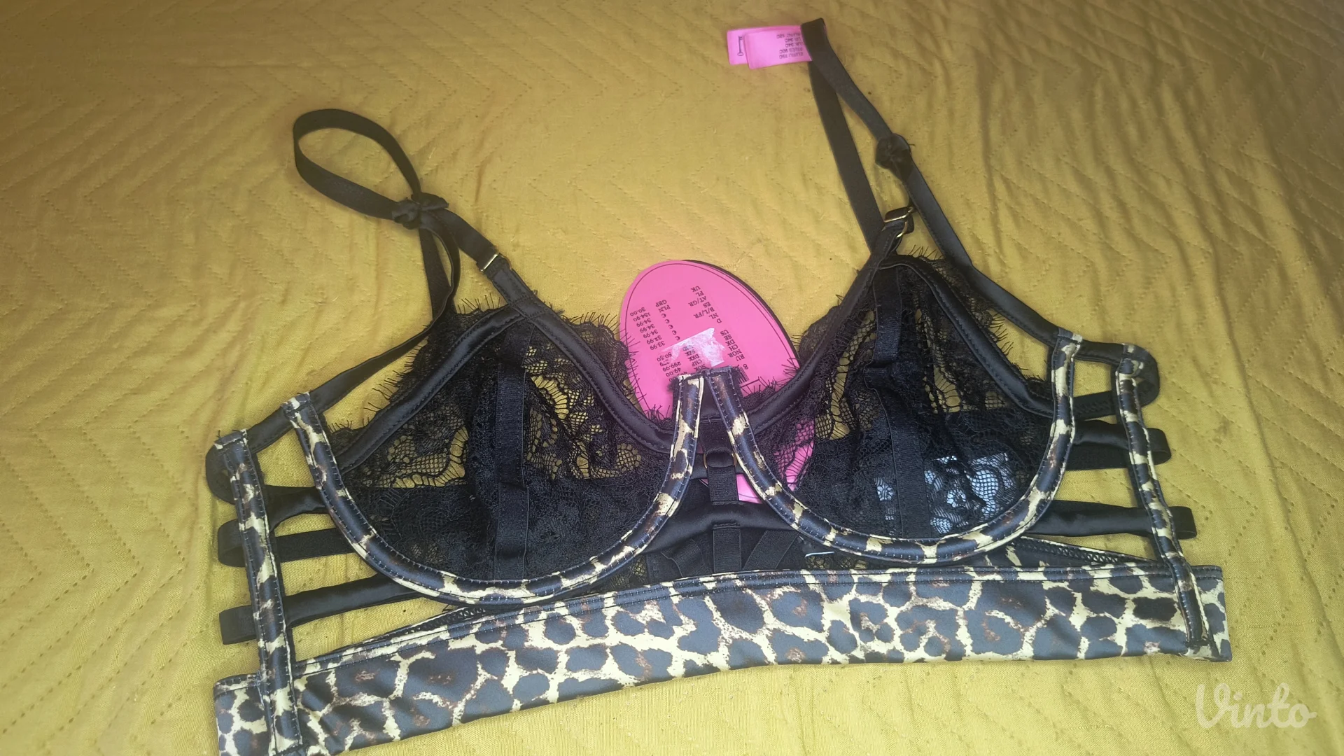 Nov brutalan grudnjak