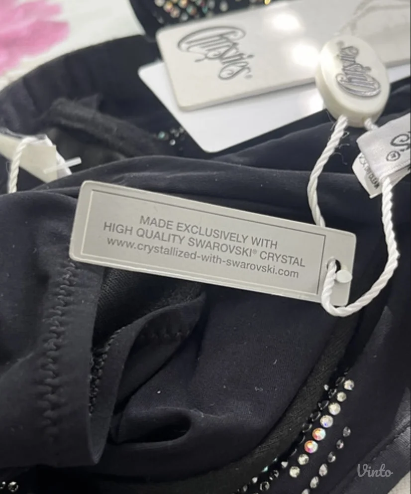 Swarovski kupaci sa etiketom