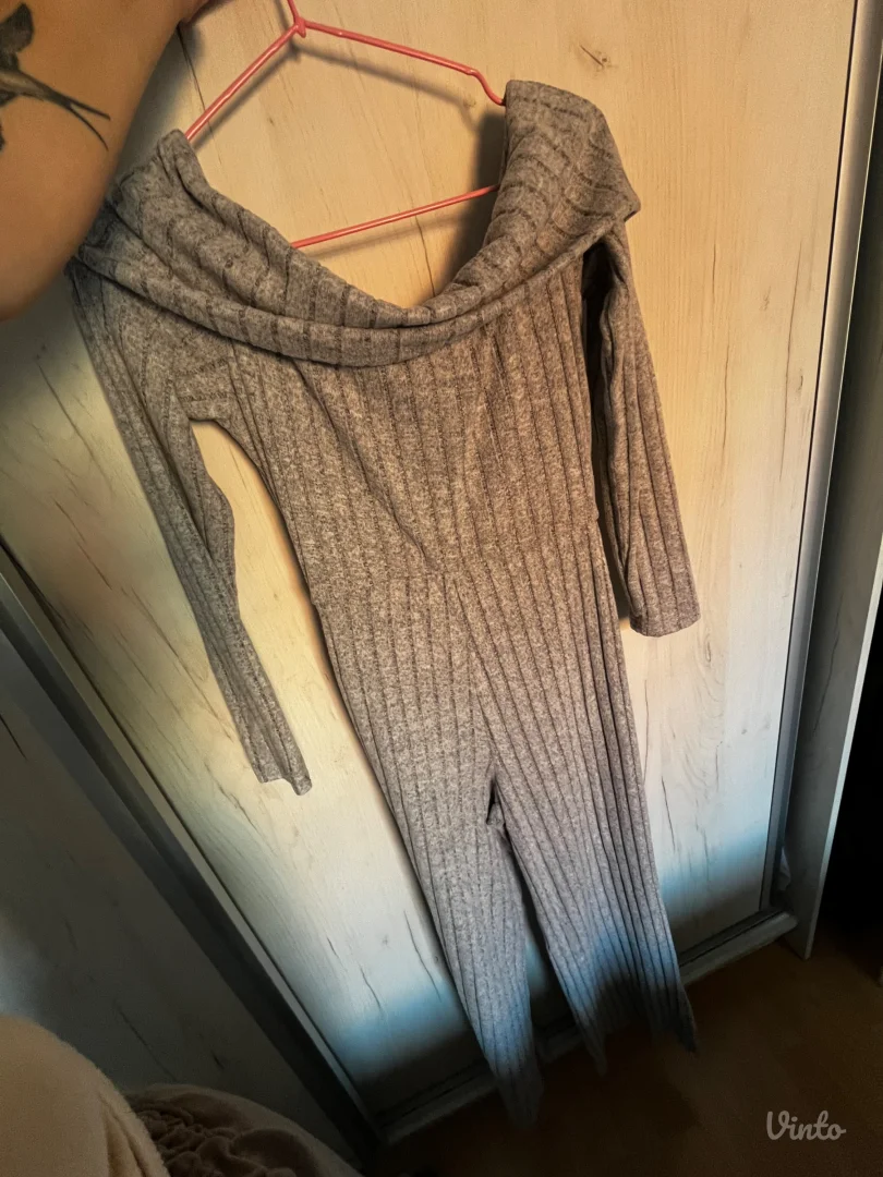 SHEIN sivi rebrasti kombinezon