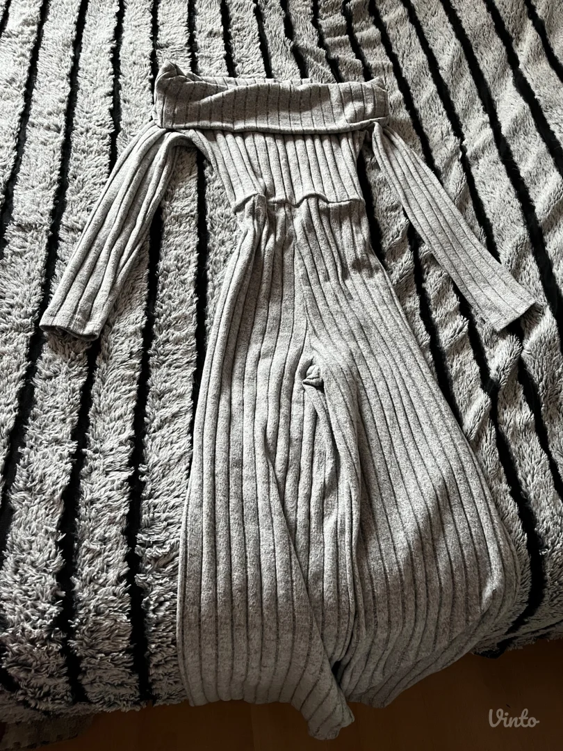 SHEIN sivi rebrasti kombinezon