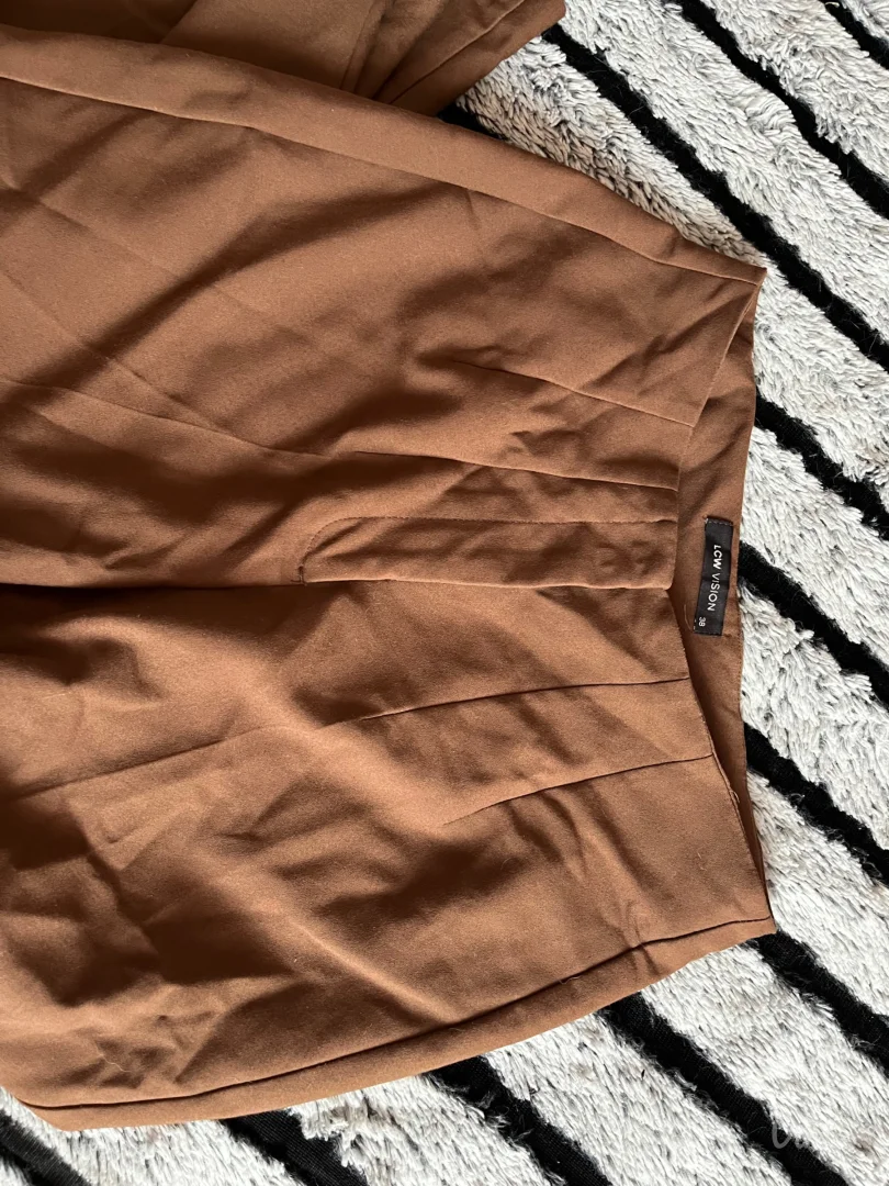 Zara model pantalona